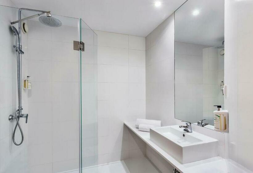 اتاق سوپریور, B&b Hotel Madrid Aeropuerto T1 T2 T3