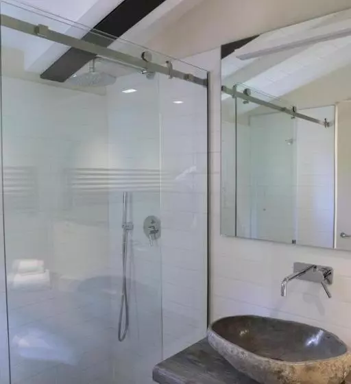 اتاق لوکس با بالکن و چشم‌انداز دریا, La Casa Dei Limoni