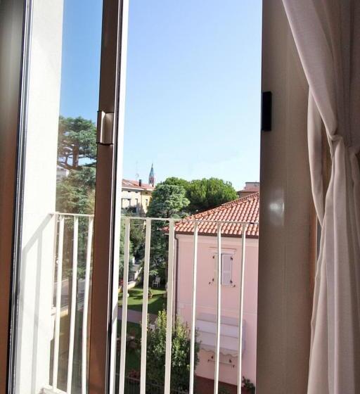 اتاق استاندارد سه نفره, Britannia Rimini Marina Centro