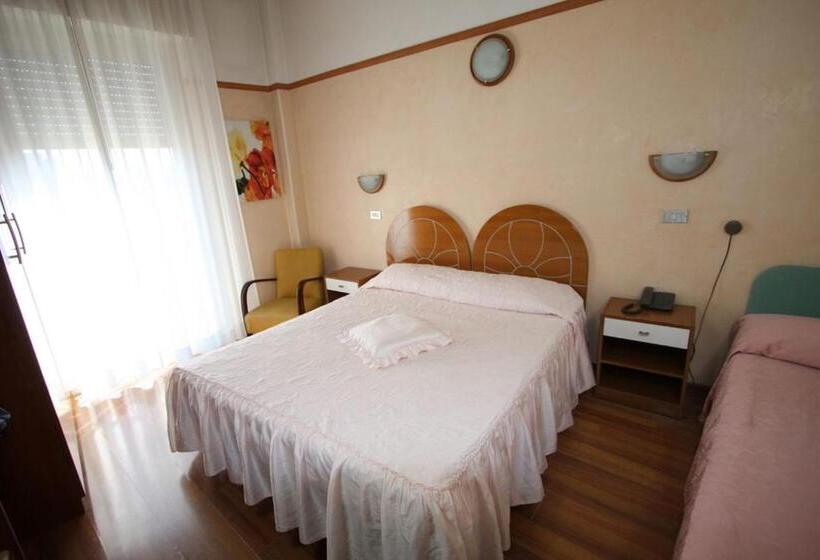 اتاق استاندارد سه نفره, Britannia Rimini Marina Centro