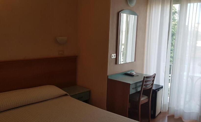 اتاق استاندارد چهار تخته, Britannia Rimini Marina Centro