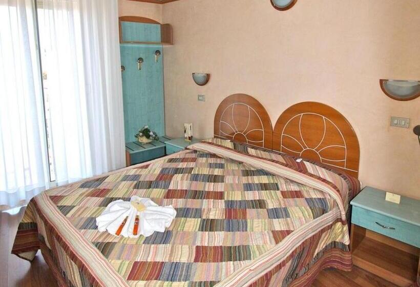 اتاق استاندارد چهار تخته, Britannia Rimini Marina Centro