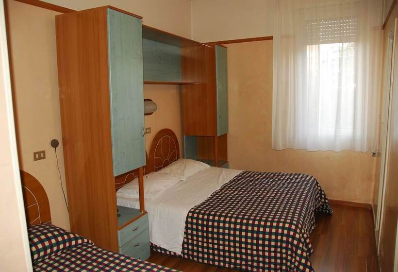 اتاق استاندارد سه نفره, Britannia Rimini Marina Centro