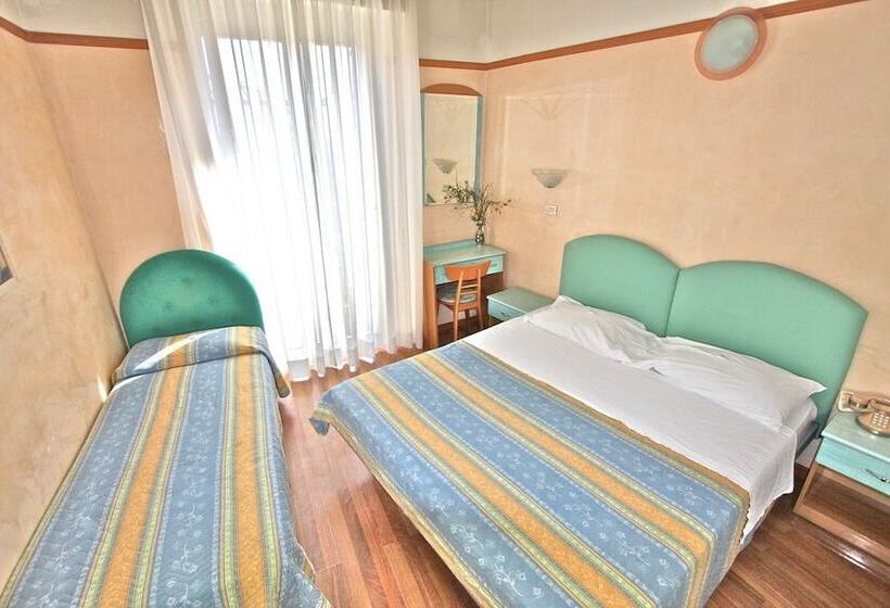 اتاق استاندارد چهار تخته, Britannia Rimini Marina Centro