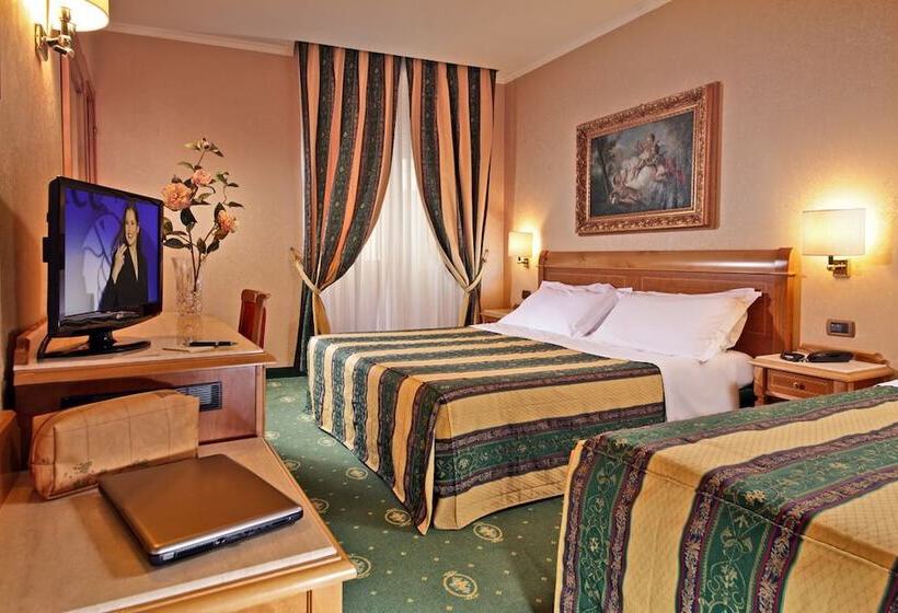 חדר סטנדרט לשלושה, Colonna