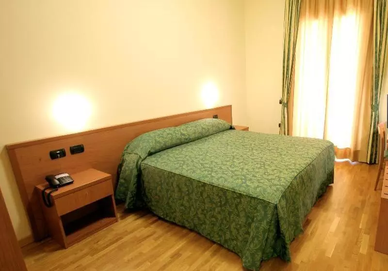 Habitació Estàndard, Dama