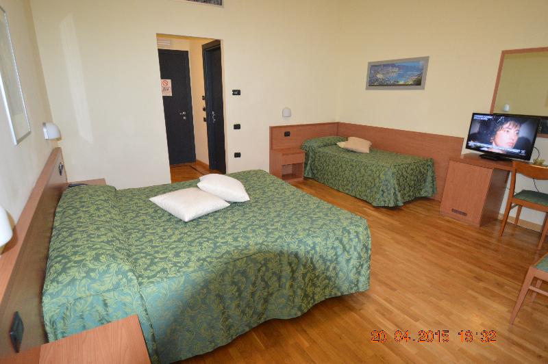 Четырехместный Номер Стандарт, Dama