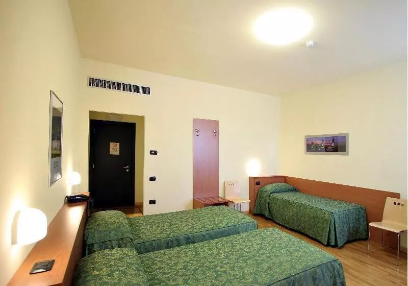 Habitació Triple Estàndard, Dama