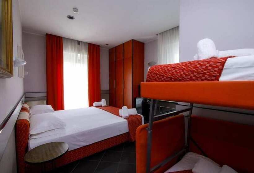 חדר לארבעה סטנדרטי עם מרפסת, Derby