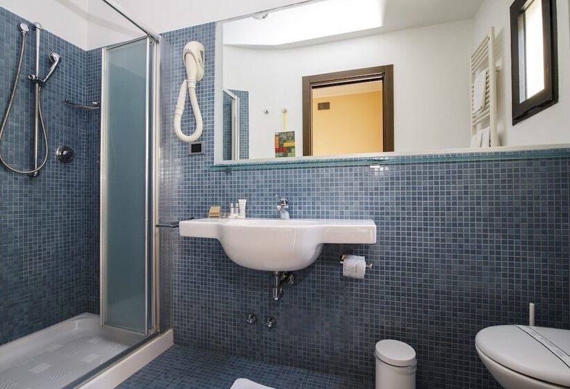 חדר סטנדרט עם מרפסת, Derby