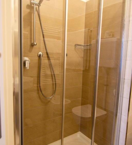 חדר קומפורט, Eden Salo