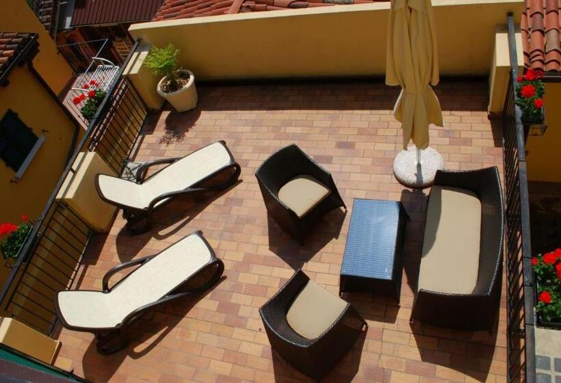 Superior room with lake view, Eden Salo