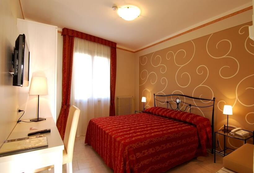 Superior room with lake view, Eden Salo