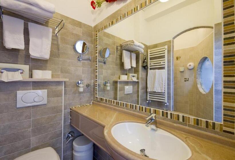 חדר דלוקס נוף לים, Estate