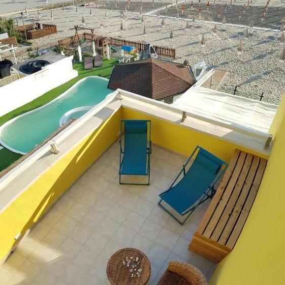 סוויטה עם ג'קוזי, Estate