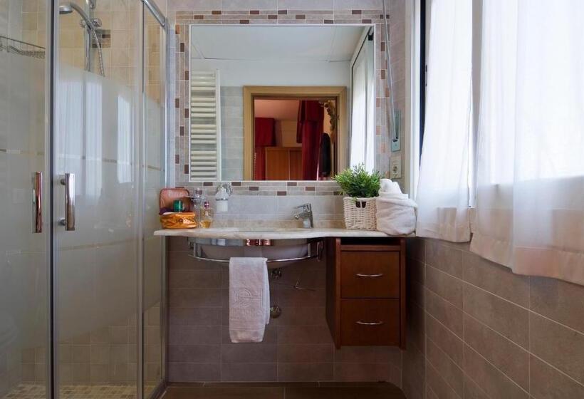 סוויטת 2 חדרי שינה, Estate