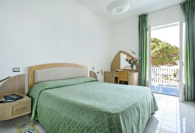 חדר קלאסי עם נוף לים, Il Pino