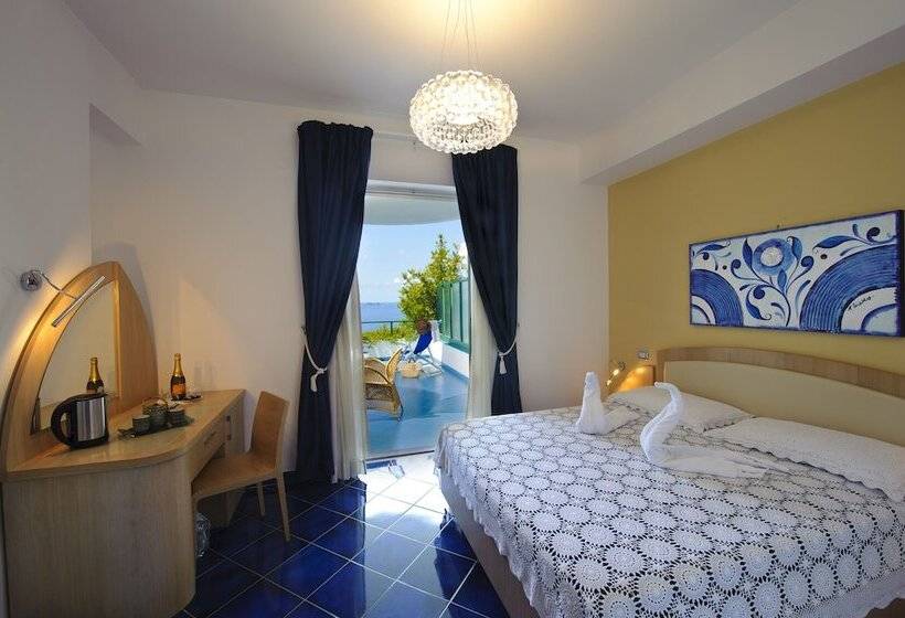 חדר דלוקס נוף לים, Il Pino