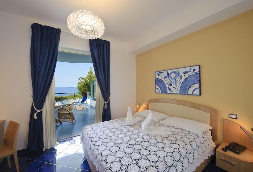 חדר דלוקס נוף לים, Il Pino