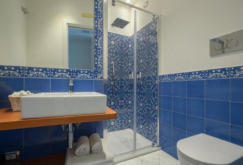 חדר קלאסי עם נוף לים, Il Pino