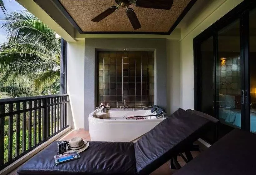 اتاق لوکس با چشم‌انداز دریا, Kc Grande Resort Koh Chang