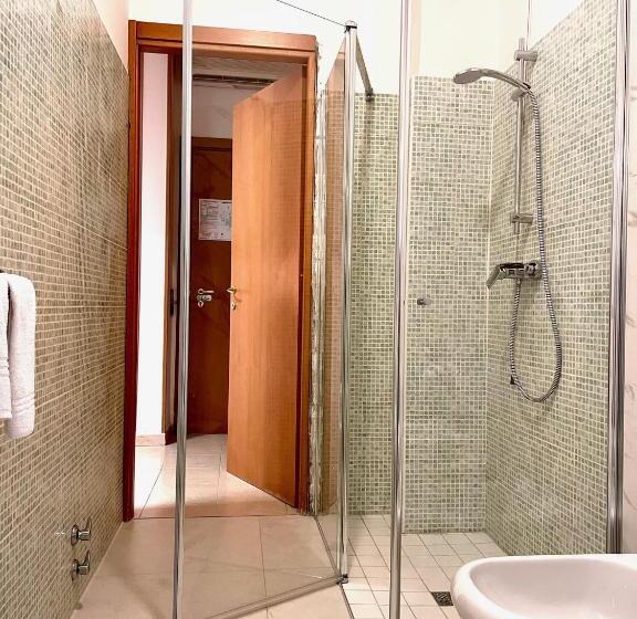 اتاق سوپریور, Leonardo