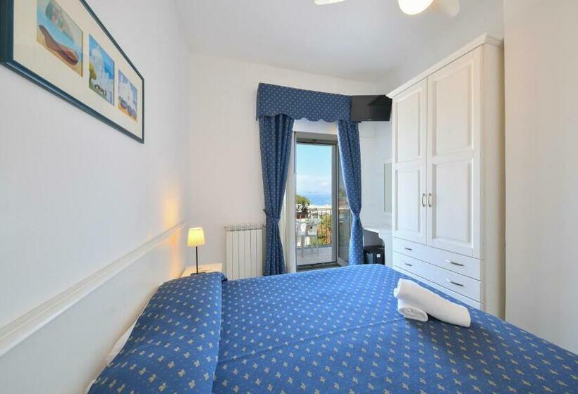 스탠다드 룸 바다 전망, Noris