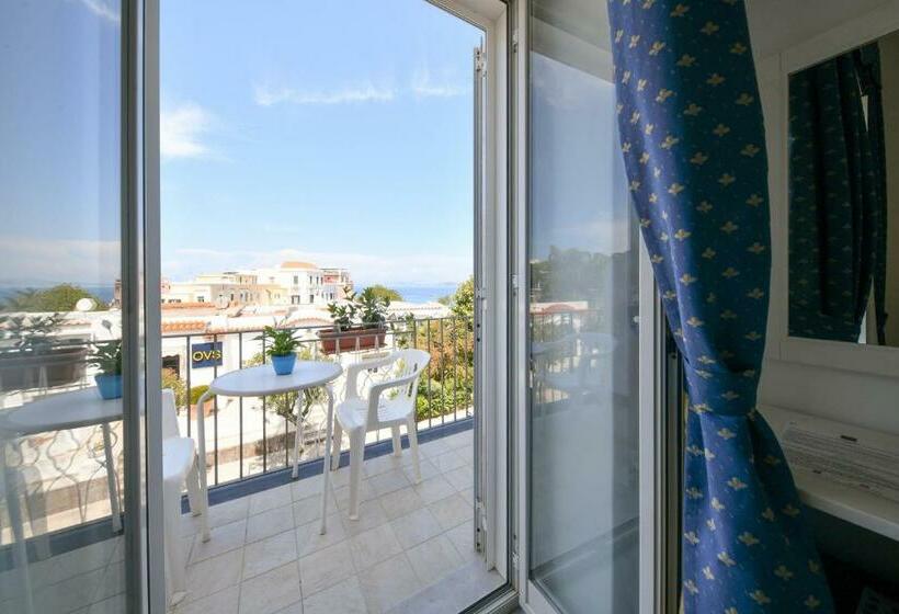 스탠다드 룸 바다 전망, Noris