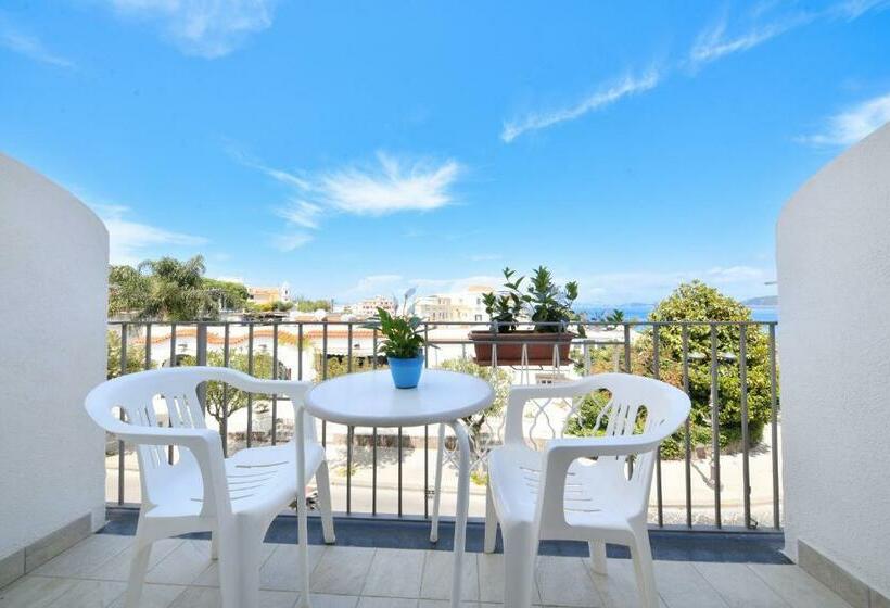 스탠다드 룸 바다 전망, Noris