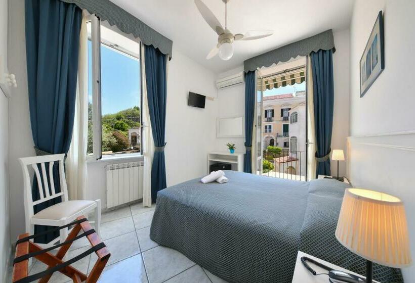 스탠다드 발코니 룸, Noris