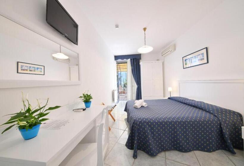 스탠다드 발코니 룸, Noris