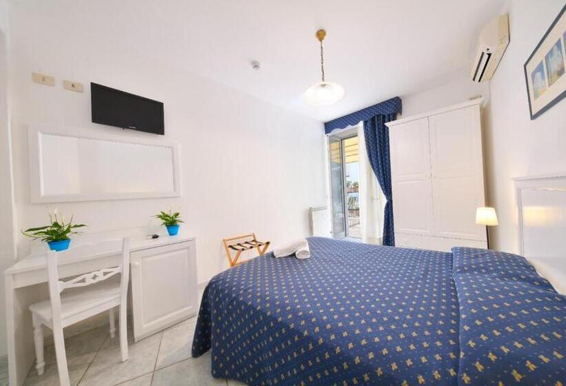 스탠다드 발코니 룸, Noris