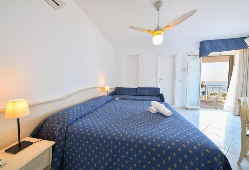 스탠다드 트리플 발코니 룸, Noris