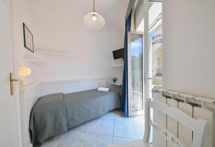 스탠다드 싱글 룸, Noris