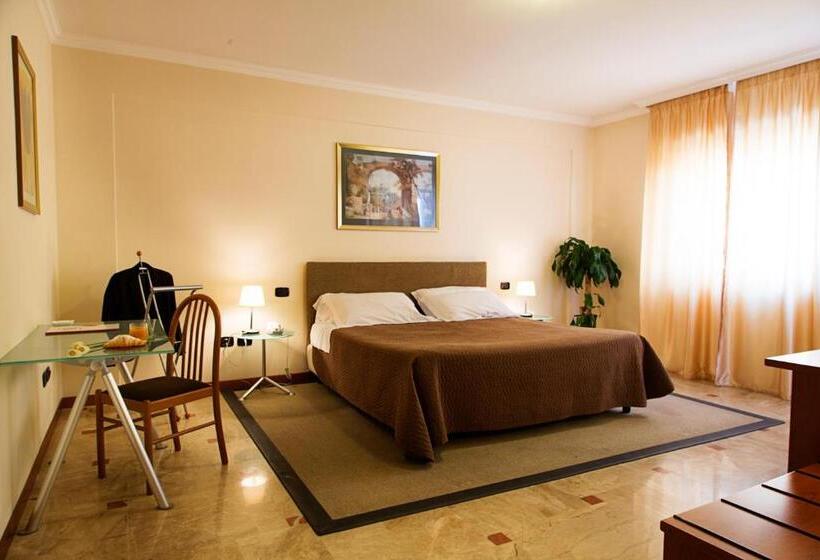 חדר סטנדרט, Palace 2000