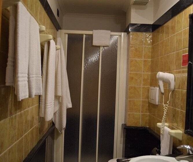 חדר סטנדרט, Palace 2000