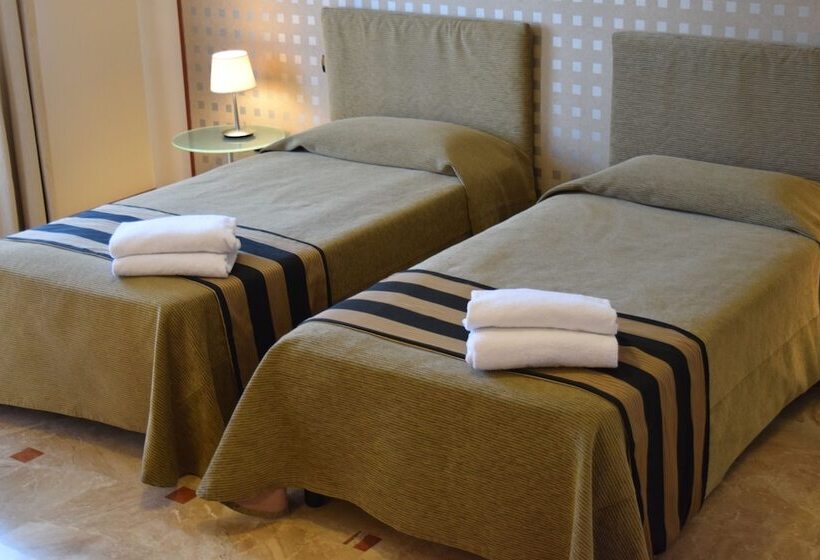 חדר סטנדרט, Palace 2000