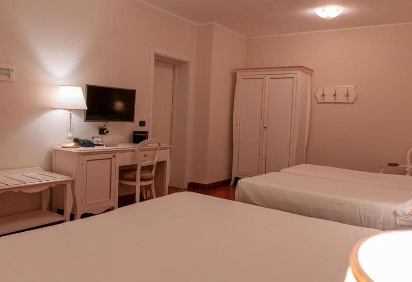 4인용 스탠다드 룸, Palazzo Galletti Abbiosi