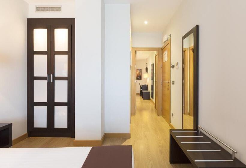 חדר סטנדרט יחיד, Plazaola