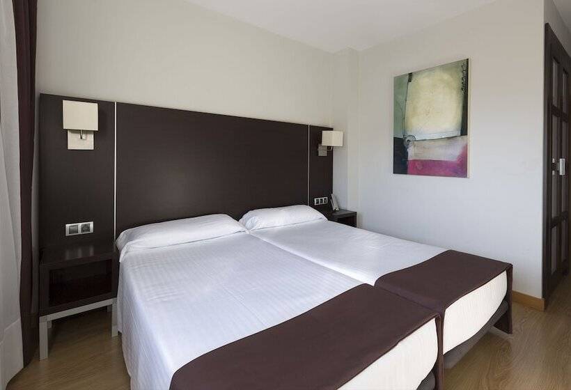 חדר סטנדרט לארבעה, Plazaola