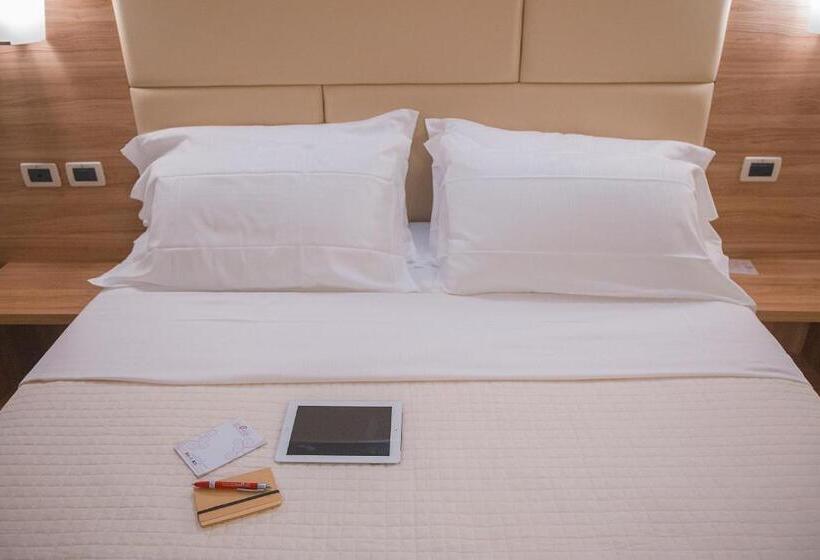 Comfort room with balcony, Prestige