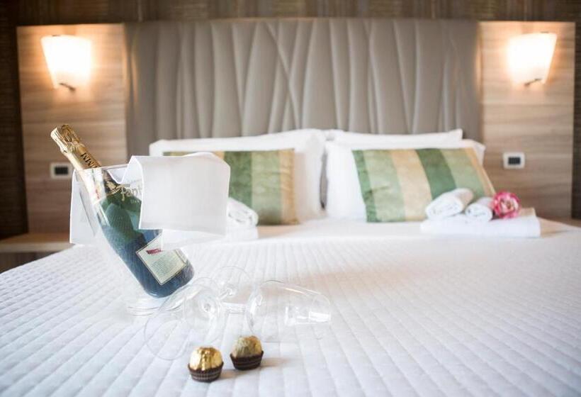 Номер Deluxe Вид на Море с Балконом, Prestige