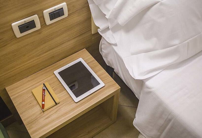 Comfort room with balcony, Prestige