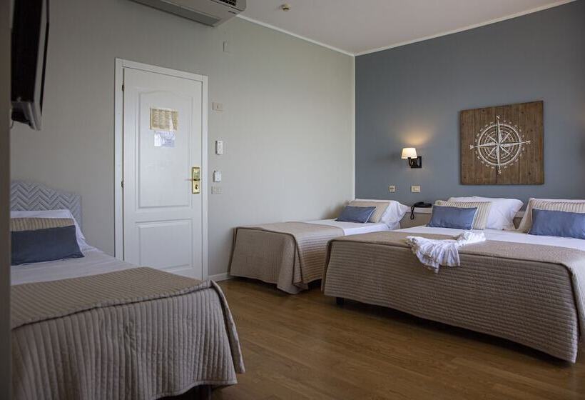 스탠다드 4인용 룸 바다전망, Punta Nord Est