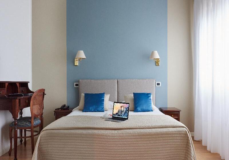 스탠다드 룸 바다 전망, Punta Nord Est