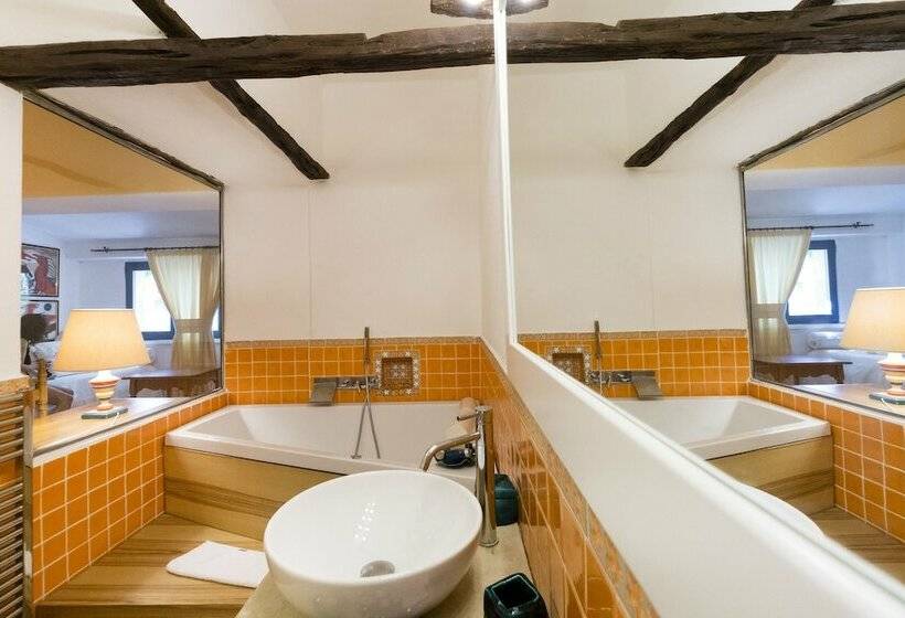 סוויטת ג'וניור, Su Gologone Experience