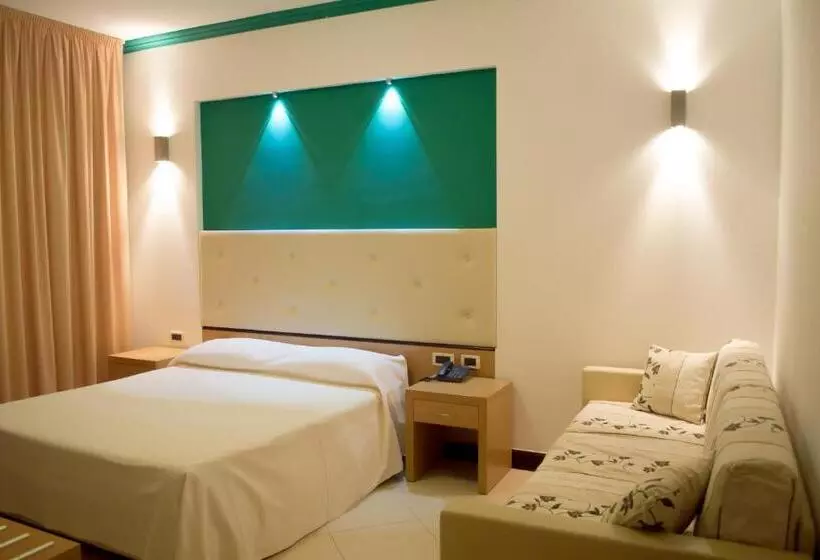 Standard Kolmen Hengen Huone Parveke, Park Hotel Tyrrenian