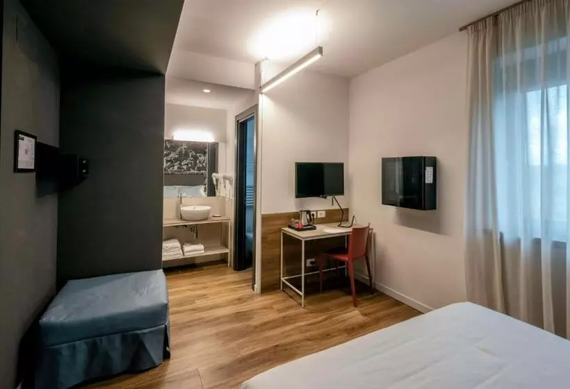 キングサイズベッドのスーペリアルーム, Best Western Hotel Corsi