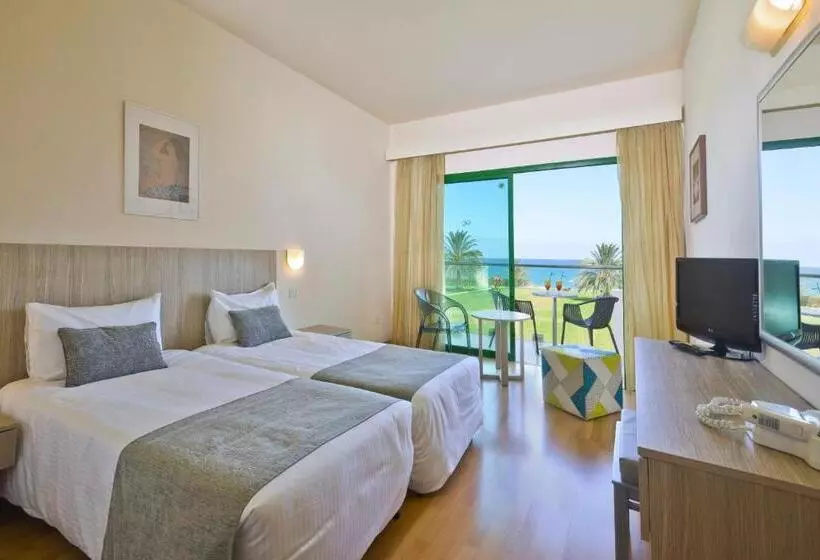 オーシャンビュースタンダードルーム, Natura Beach Hotel And Villas