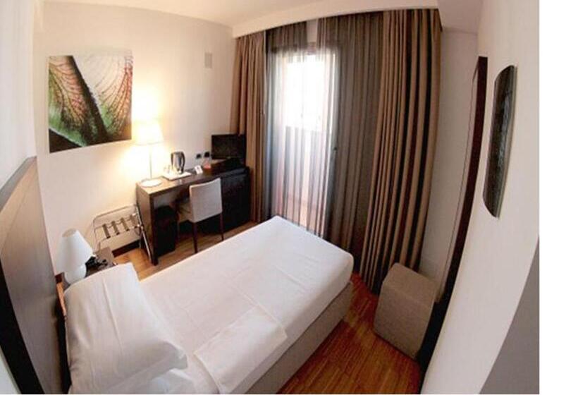 غرفة قياسية فردية, Postumia Hotel Design